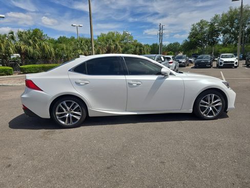 Used 2018 Lexus IS 300 image 9
