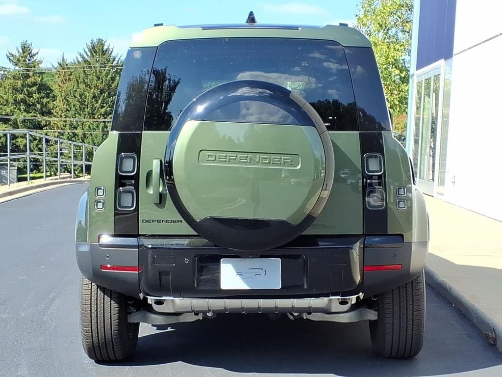 New 2026 Land Rover Defender 110 S AWD/4WD image 4