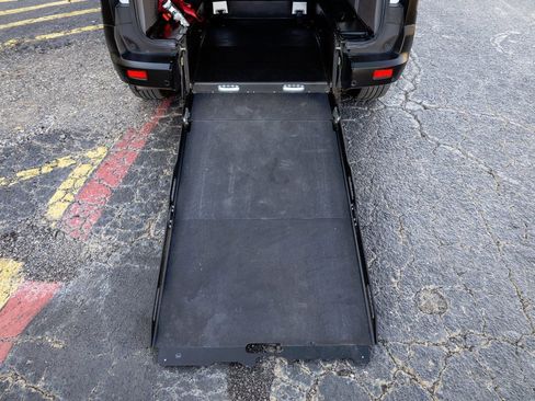 Used 2022 Ford Transit Connect XL image 21