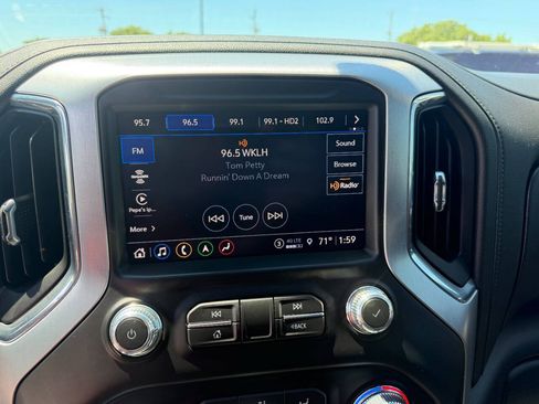 Used 2021 GMC Sierra 1500 SLT w/ X31 Off-Road Package AWD/4WD image 22