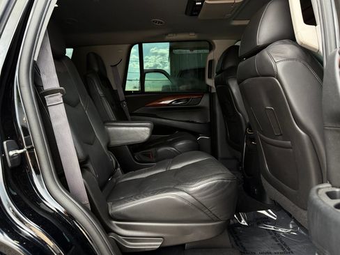 Used 2015 Cadillac Escalade Premium RWD image 15
