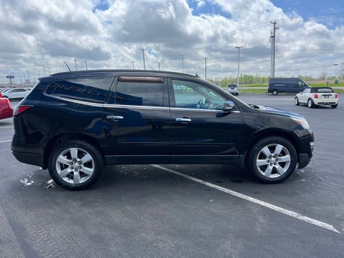 Used 2016 Chevrolet Traverse LT w/ Style and Technology Package FWD image 6
