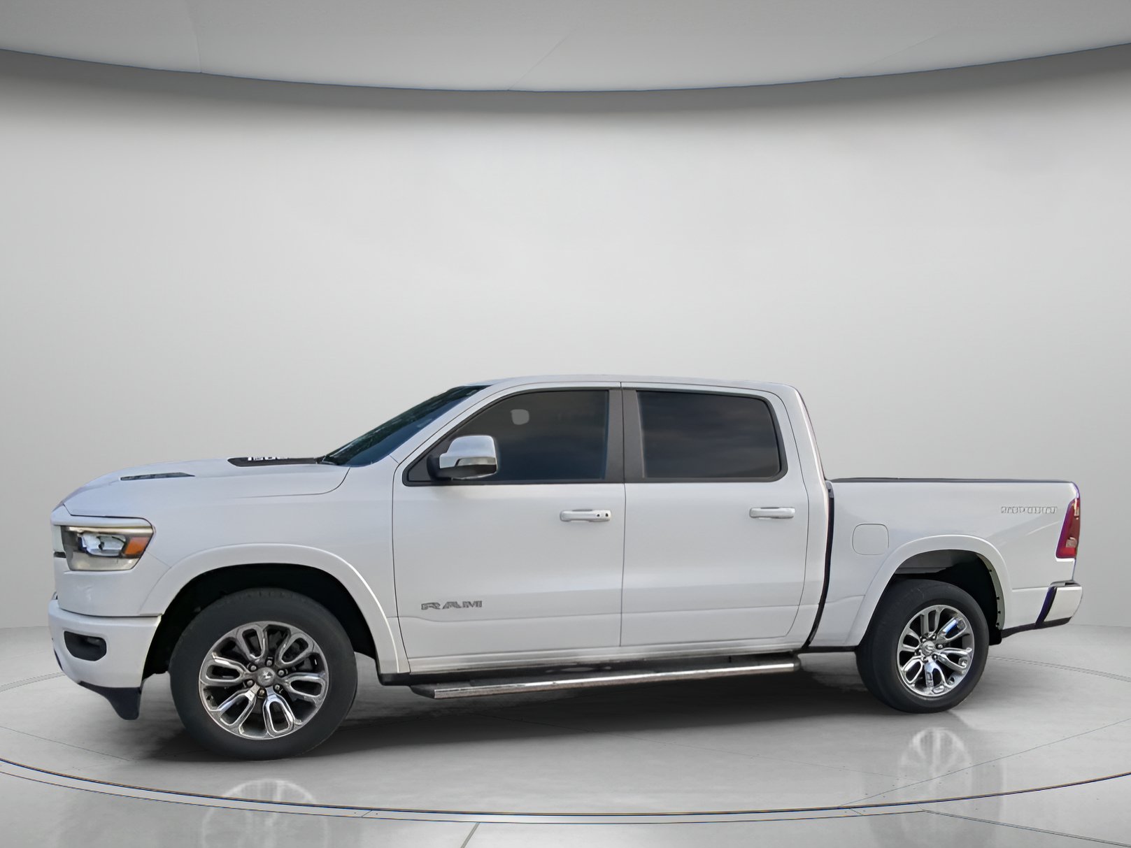 Used 2022 RAM 1500 Laramie w/ Sport Appearance Package AWD/4WD image 12