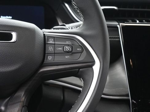 New 2025 Jeep Grand Cherokee Limited w/ Luxury Tech Group II image 29