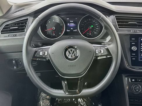 Used 2020 Volkswagen Tiguan SE w/ Panoramic Sunroof Package AWD/4WD image 13