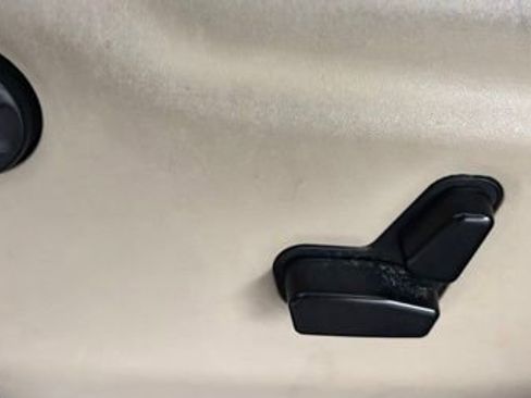 Used 2018 Jeep Grand Cherokee Limited image 16