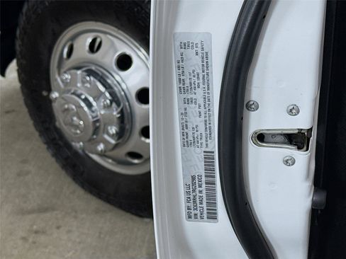 Used 2024 RAM 3500 Big Horn w/ Sport Appearance Package image 27
