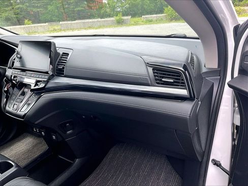 Used 2025 Honda Odyssey Elite image 13