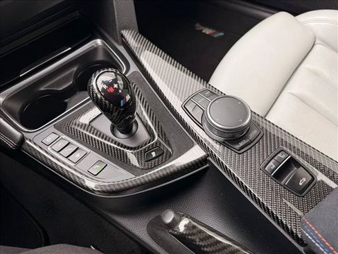Used 2017 BMW M4 Convertible RWD image 30