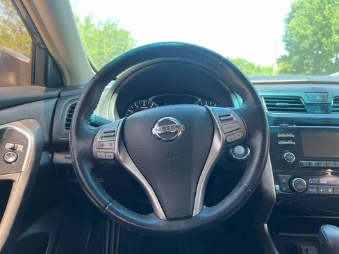 Used 2013 Nissan Altima 2.5 SV FWD image 17