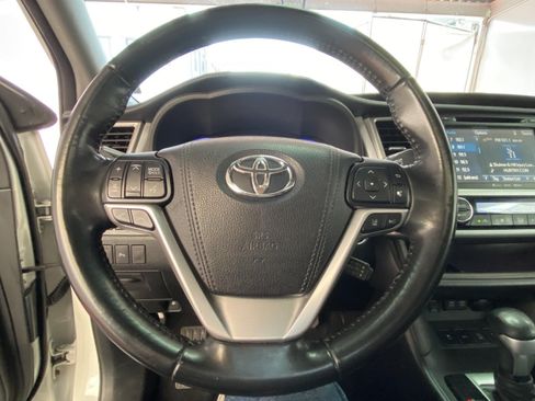 Used 2018 Toyota Highlander Limited AWD/4WD image 28