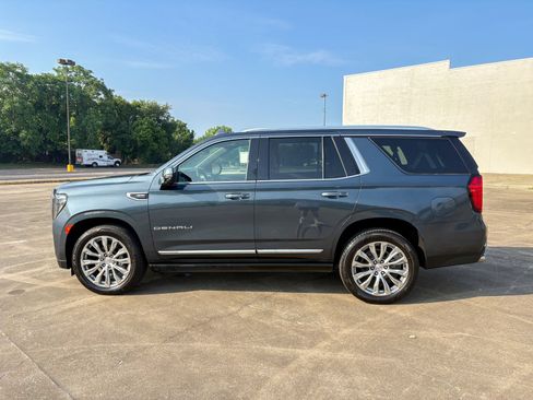 Used 2021 GMC Yukon Denali w/ Denali Premium Package AWD/4WD image 9