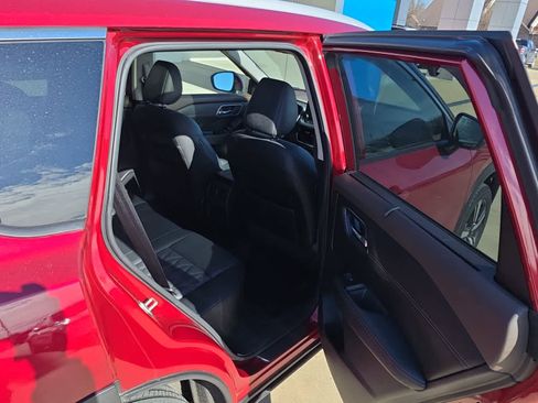 Used 2022 Nissan Rogue Platinum w/ Head-Up Display Package image 18