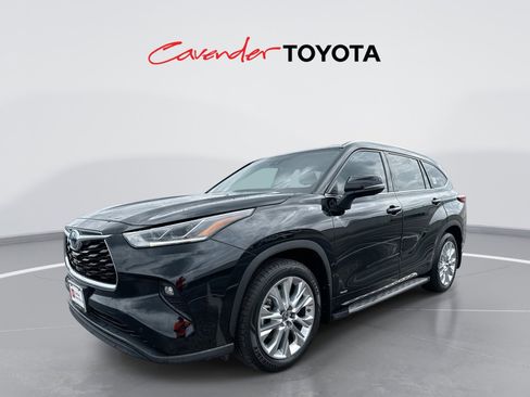 Used 2022 Toyota Highlander Limited image 1