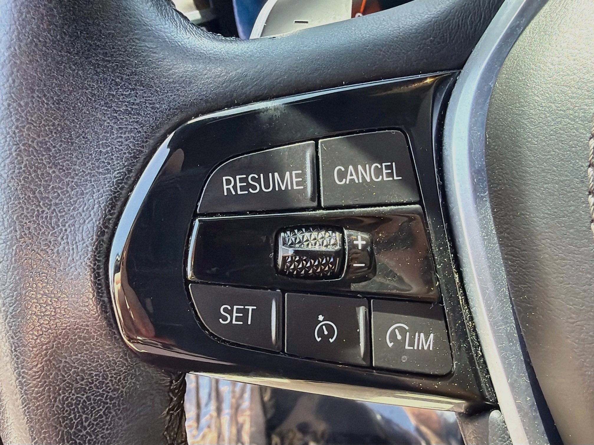 Used 2023 BMW 540i w/ Premium Package RWD image 38