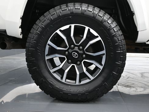 Used 2022 Toyota Tacoma TRD Sport image 18