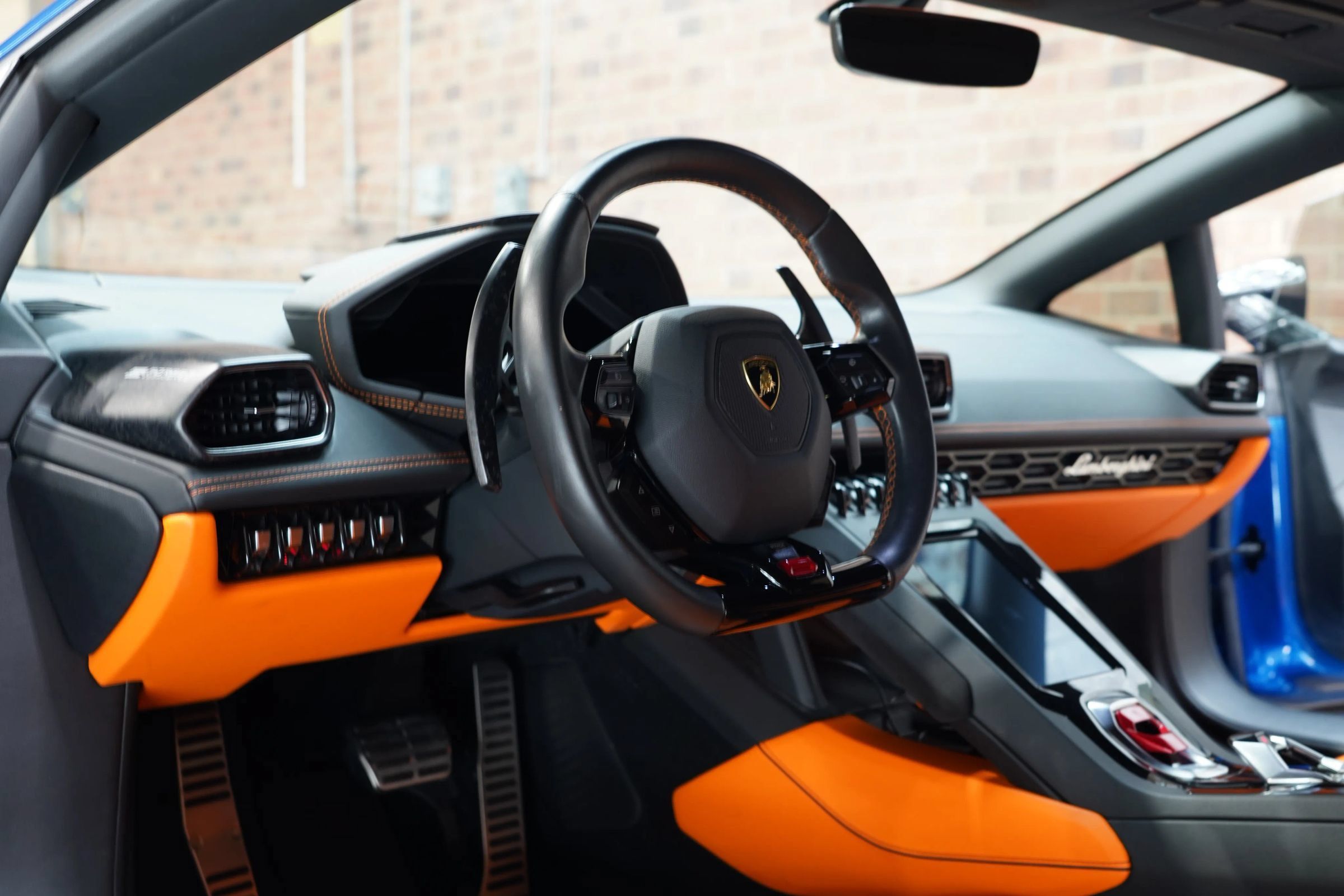 Used 2020 Lamborghini Huracan EVO RWD image 47