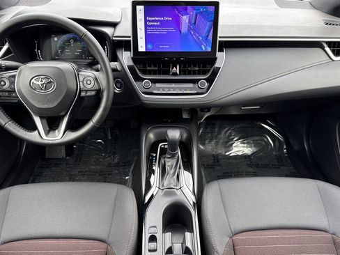 Used 2025 Toyota Corolla SE image 13