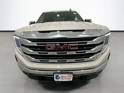 New 2026 GMC Sierra 1500 SLE w/ Preferred Package