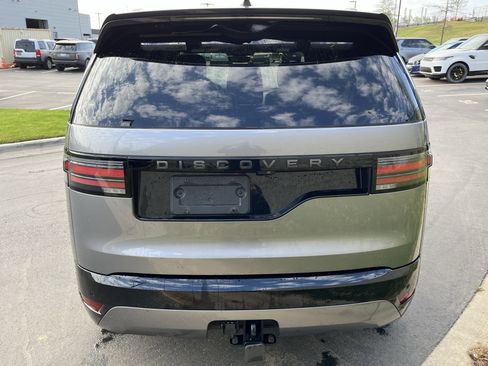 Used 2024 Land Rover Discovery Dynamic SE image 6