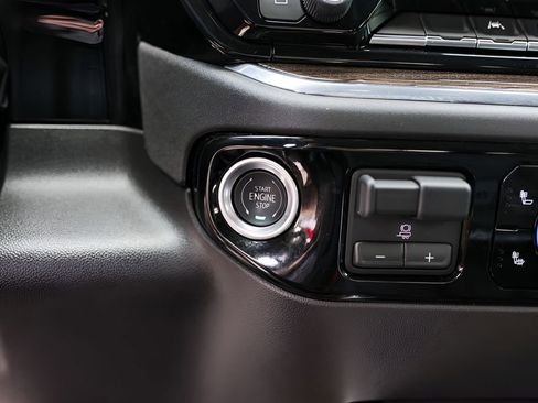 Used 2024 Chevrolet Silverado 1500 LT Trail Boss w/ Convenience Package II AWD/4WD image 17