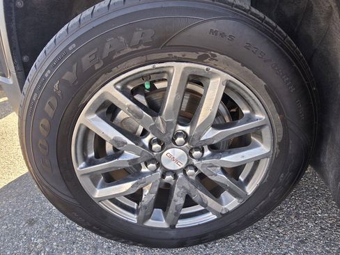 Used 2018 GMC Acadia SLT image 9