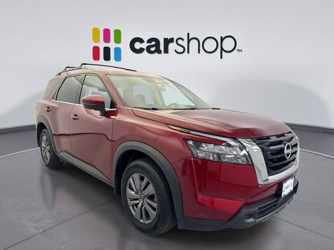 Used 2024 Nissan Pathfinder SV AWD/4WD image 7