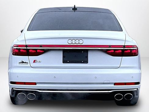 Used 2022 Audi S8 w/ S8 Comfort Plus Package AWD/4WD image 7