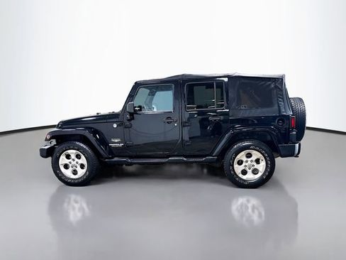Used 2013 Jeep Wrangler Unlimited Sahara w/ Connectivity Group AWD/4WD image 10