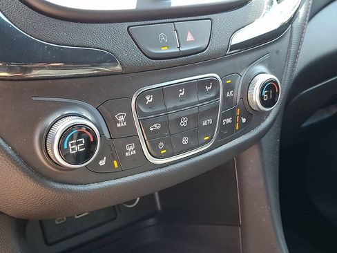 Used 2023 Chevrolet Equinox RS AWD/4WD image 15