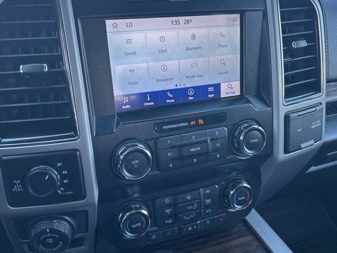 Used 2019 Ford F150 Lariat w/ Trailer Tow Package image 18