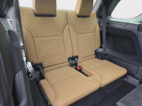 New 2025 Land Rover Discovery Dynamic SE AWD/4WD image 12