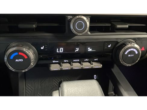 Used 2024 Toyota Tacoma TRD Off-Road AWD/4WD image 14