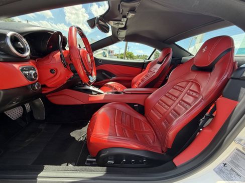 Used 2015 Ferrari California T RWD image 31