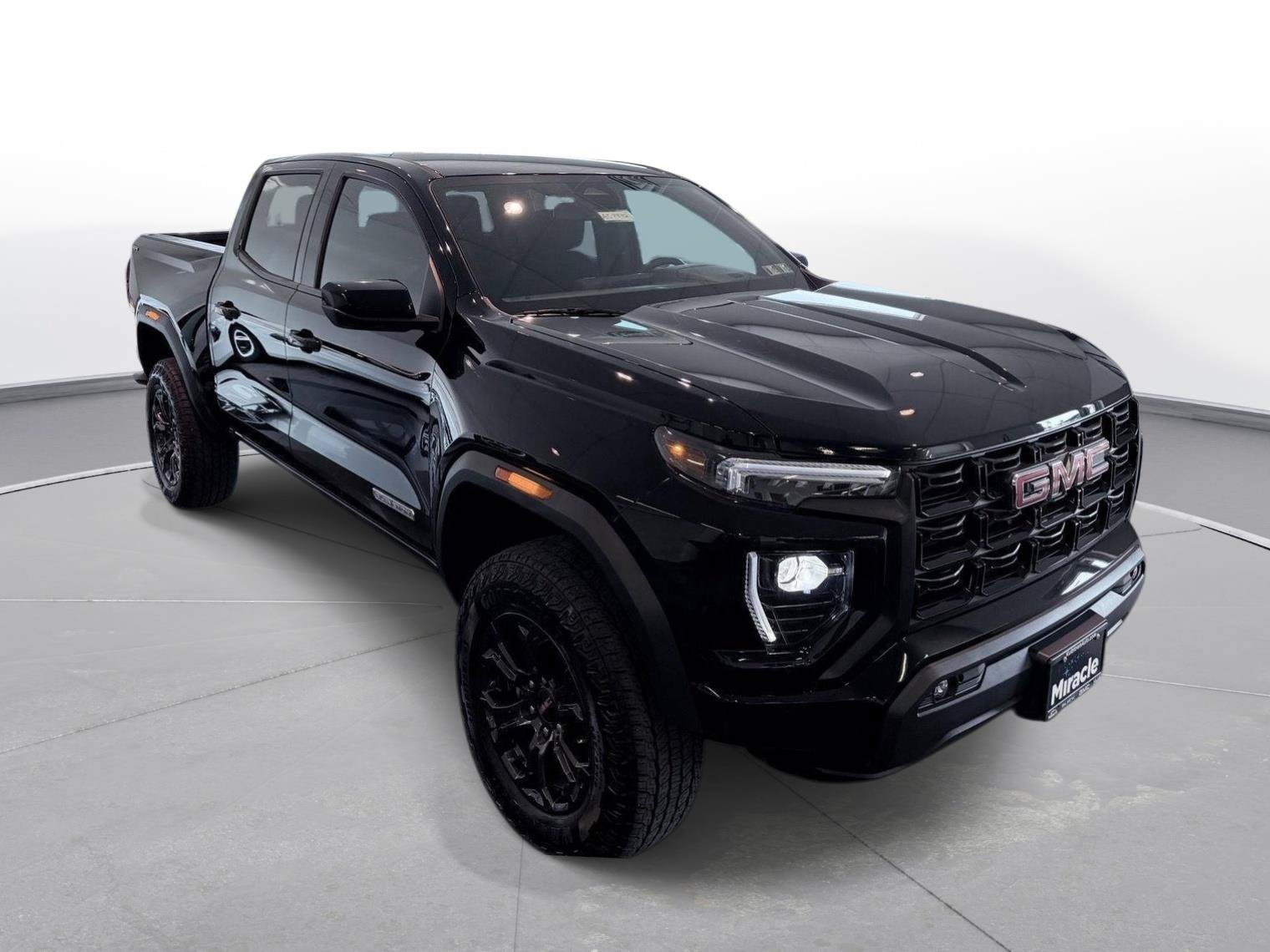 Used 2025 GMC Canyon Elevation w/ Convenience Package AWD/4WD image 8