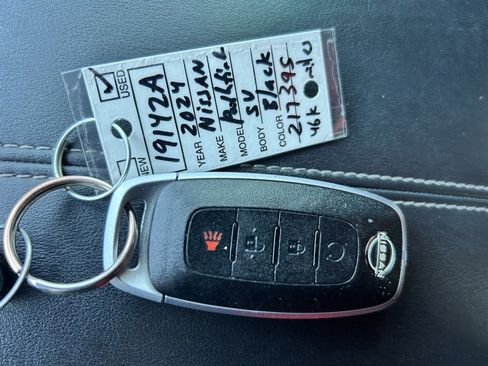 Certified 2024 Nissan Pathfinder SV w/ Black Appearance Package image 18