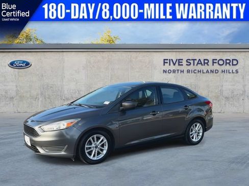 Used 2018 Ford Focus SE FWD image 5