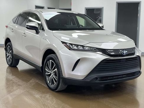 Used 2021 Toyota Venza LE w/ Carpet Mat Package (TMS) AWD/4WD image 3