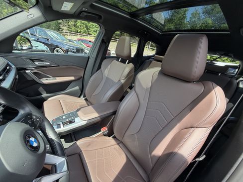 Used 2023 BMW X1 xDrive28i w/ Convenience Package AWD/4WD image 9