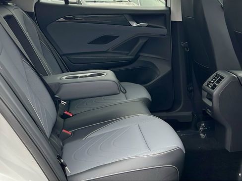 New 2026 Volkswagen Tiguan SE image 14