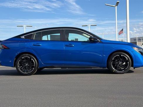 New 2027 Nissan Sentra SR w/ Floor Mat Package FWD image 3