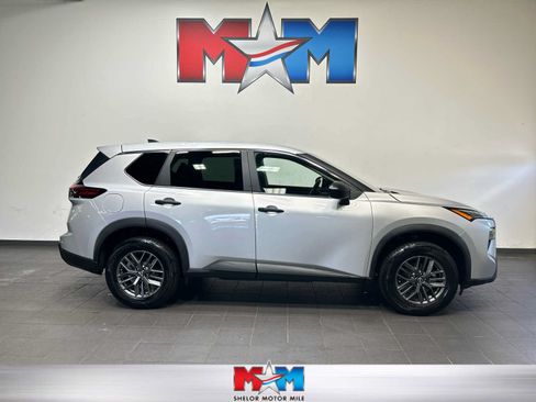 Used 2024 Nissan Rogue S FWD image 1