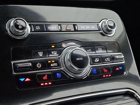 Certified 2023 Lincoln Nautilus Reserve image 16