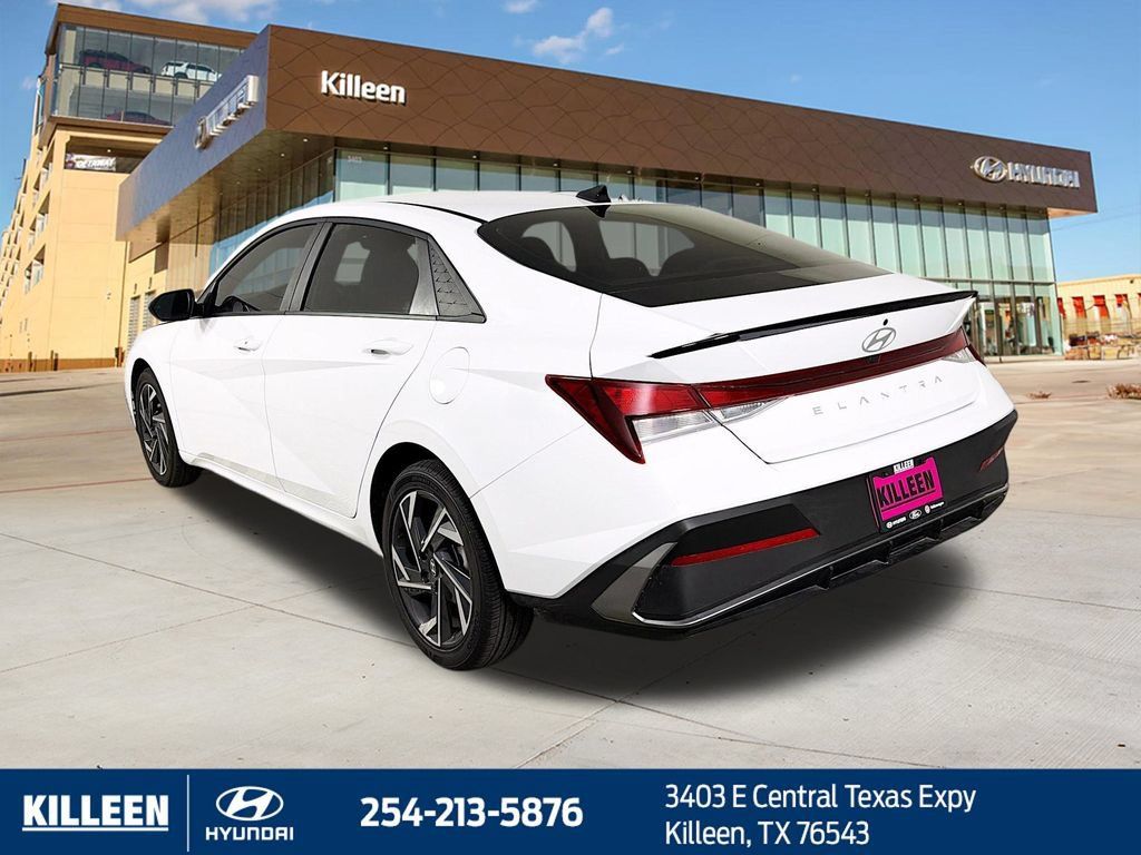 Used 2025 Hyundai Elantra Sport FWD image 6
