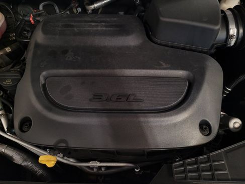 Used 2021 Chrysler Voyager Lxi FWD image 30