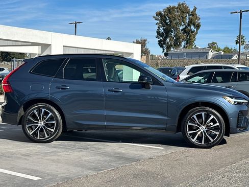 Certified 2023 Volvo XC60 B5 Plus image 3