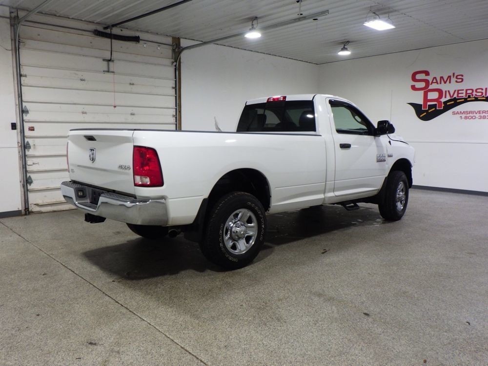 Used 2015 RAM 3500 Tradesman w/ Chrome Appearance Group AWD/4WD image 4