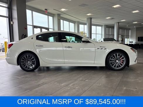 Used 2022 Maserati Ghibli Modena Q4 AWD/4WD image 3