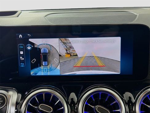New 2026 Mercedes-Benz GLB 250 4MATIC image 18