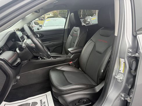 Used 2022 Jeep Compass Trailhawk w/ Trailhawk Convenience Group image 12